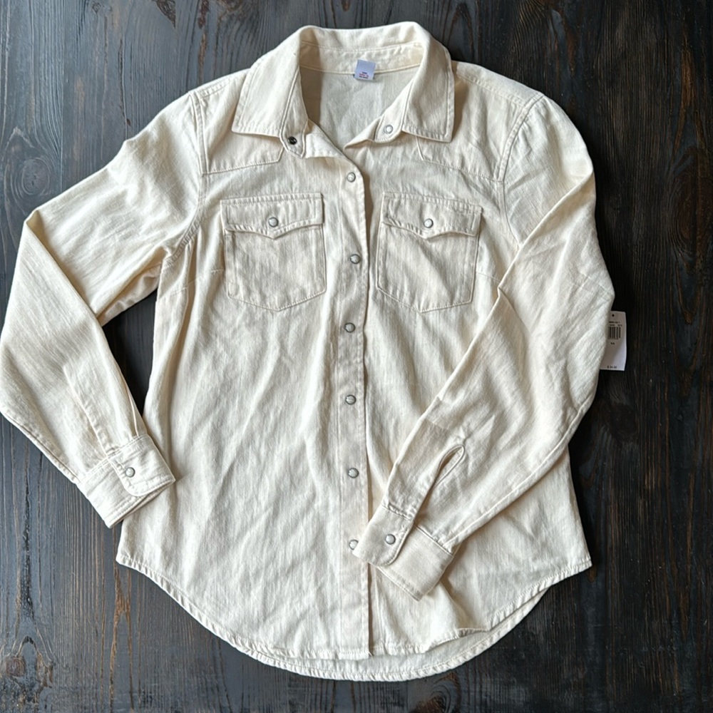 Women’s Western Style Button Down